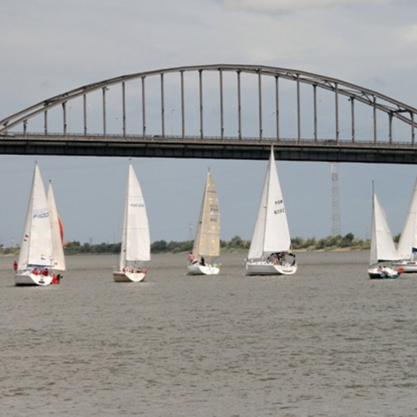 Regata entre Pontes