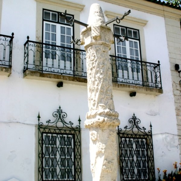 Pelourinho de Povos