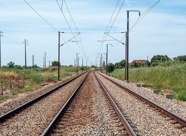 linhas_ferreas_destaquesite_1_2500_2500