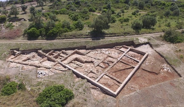  CEAX - Centro de Estudos Arqueológicos de Vila Franca de Xira