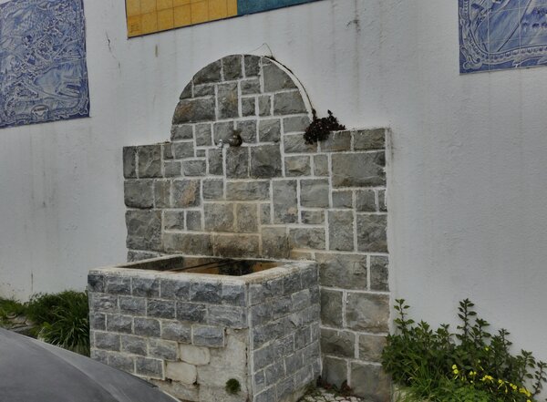 calhandriz___fonte_no_largo_da_restauracao_002