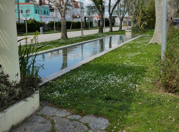 vila_franca_de_xira___lago_com_fonte_norte_do_jardim_palha_blanco_001