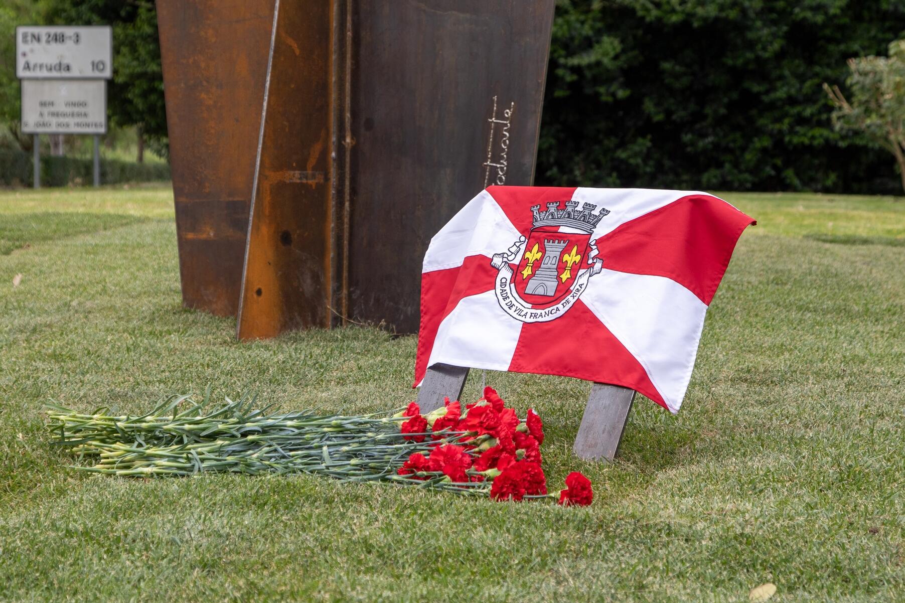 escultura_comemorativa_50_anos_25_de_abril___ap_6446_min