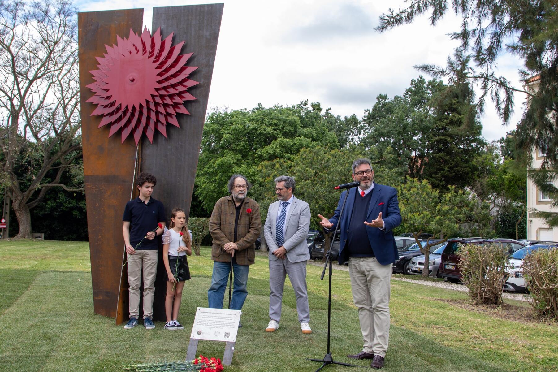 escultura_comemorativa_50_anos_25_de_abril___ap_6514_min