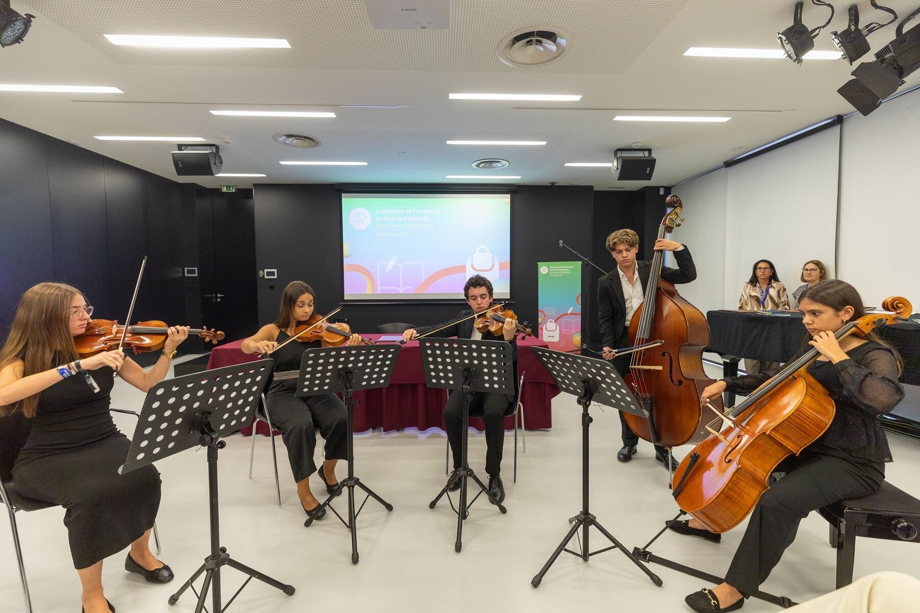 assinatura_de_protocolos_da_educacao__ano_letivo_2024_2025_jm_0865