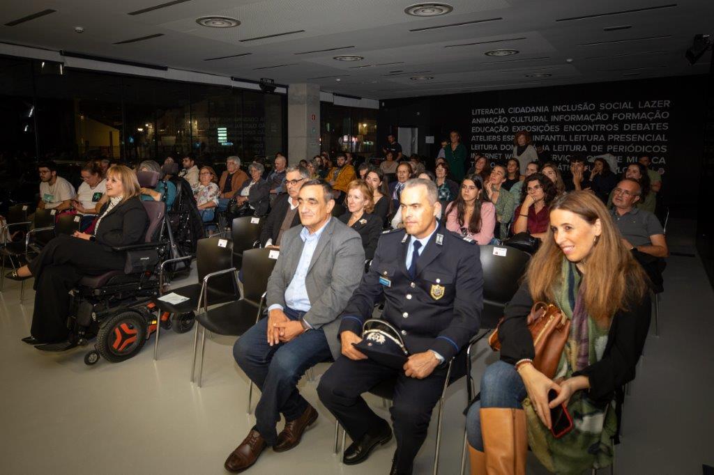 mesa_redonda_nao_tas_a_ver___dia_mundial_da_bengala_branca_as_12