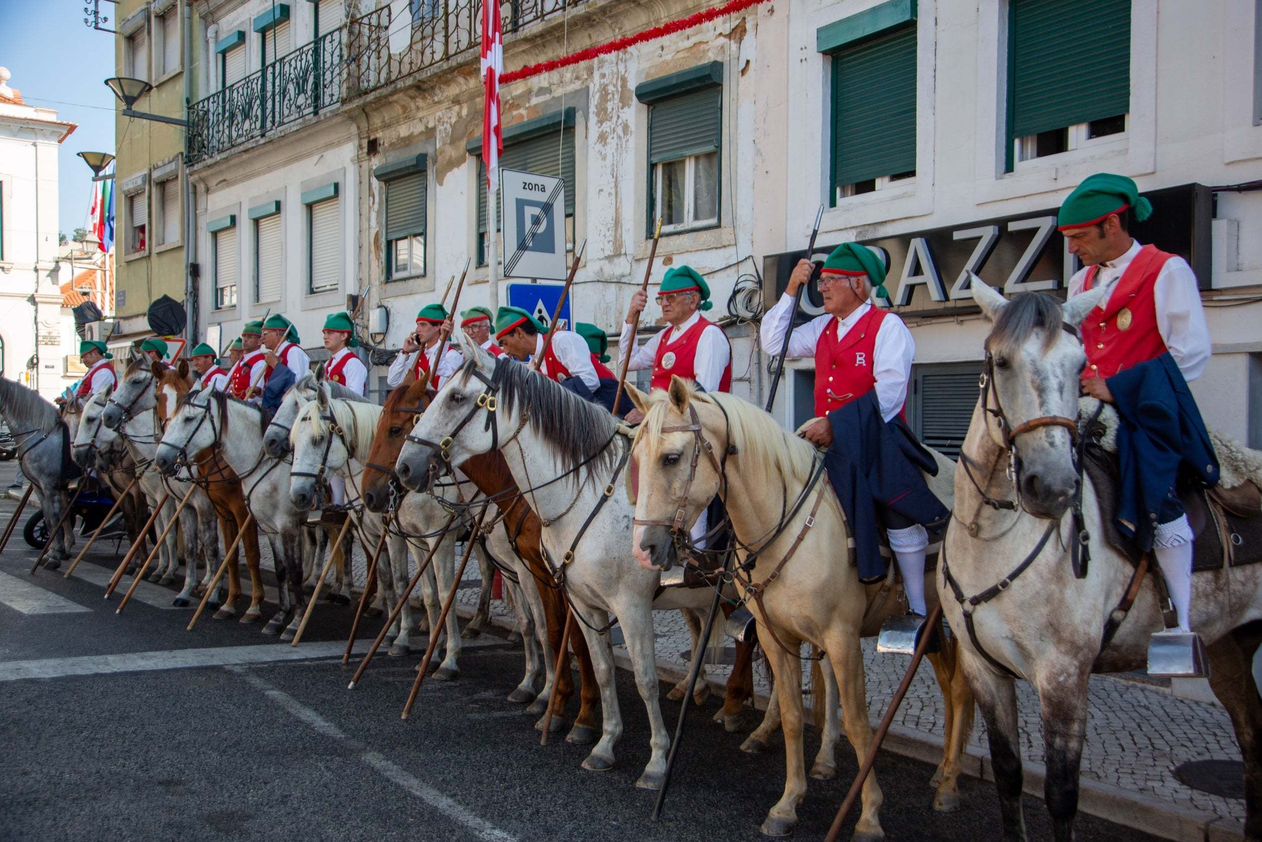 deposicao_coroa_flores_e_desfile_campinos_hd_1193_min
