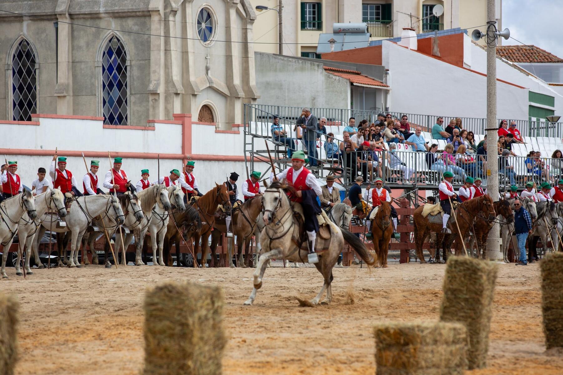 53852216374_d12cc0723c_k_min