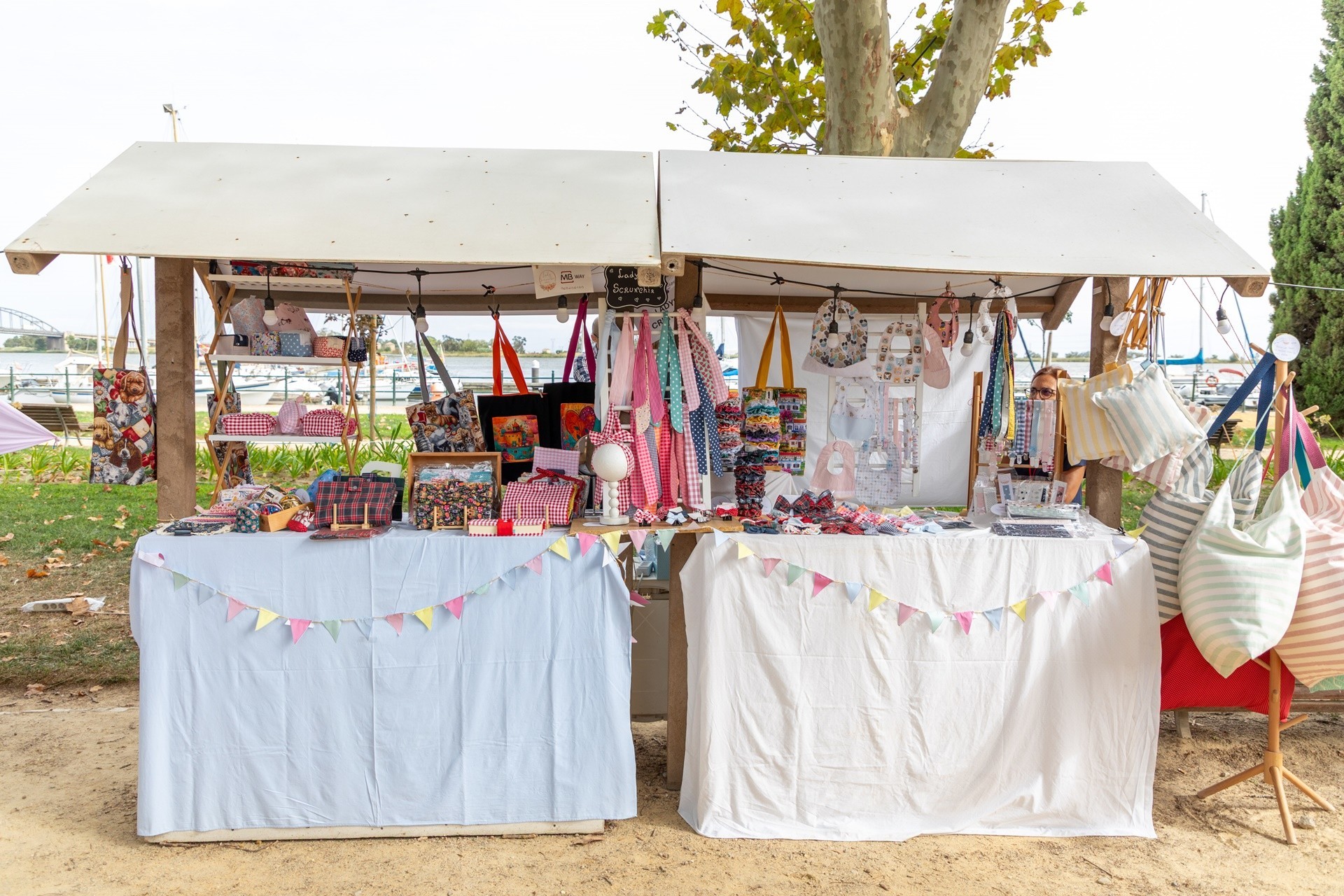 x_market_stands_34