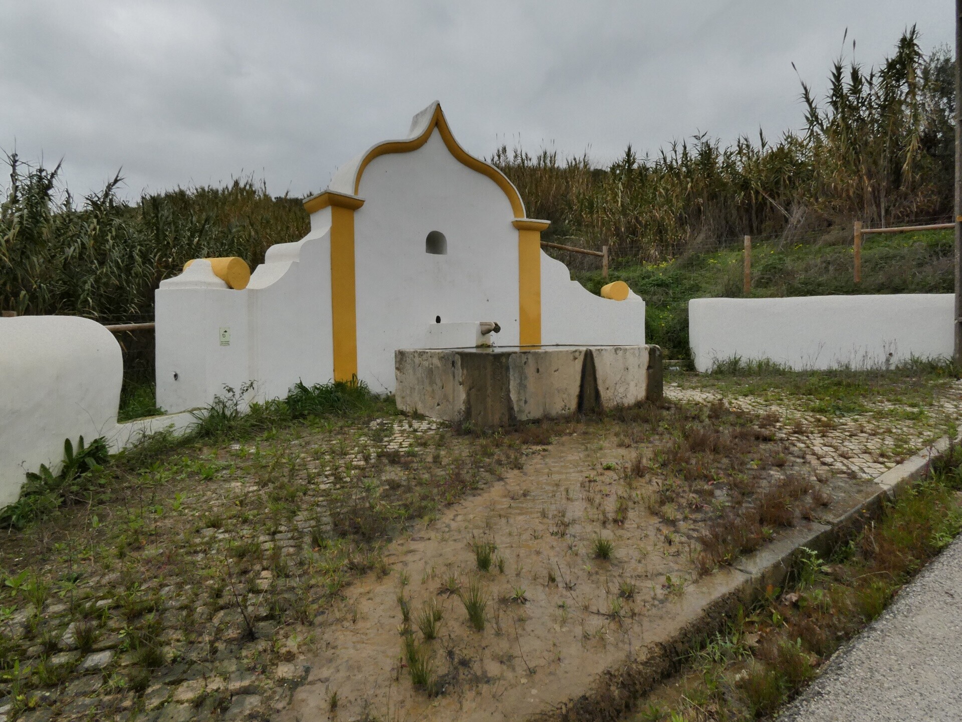 vila_franca_de_xira___loja_nova___fonte_da_estrada_do_farrobo_001