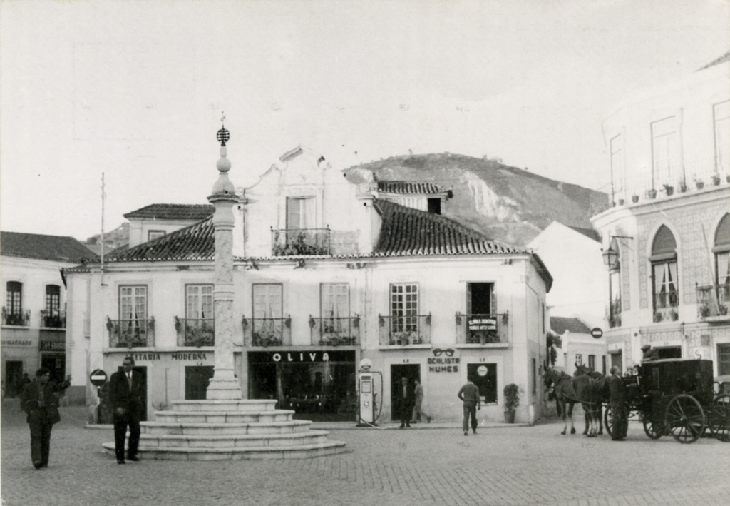 Fachada da loja Oculista Nunes | Carlos Tomé | Praça Afonso de Albuquerque, Vila Franca de Xira, ...