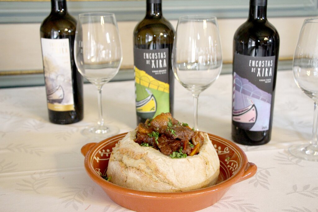 Estufado de Carnes Bravas dentro do Pão