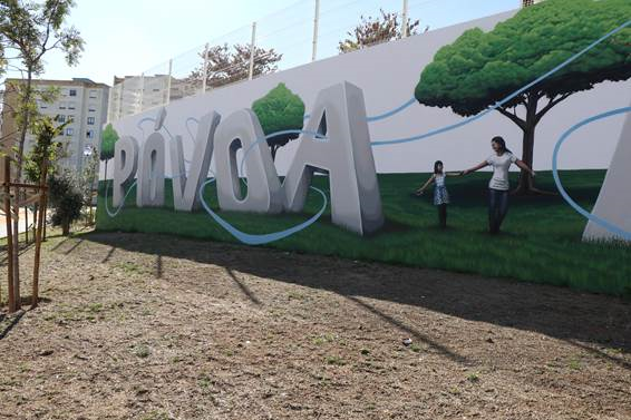 Arte urbana de Vile volta a embelezar espaço público na Póvoa de Santa Iria