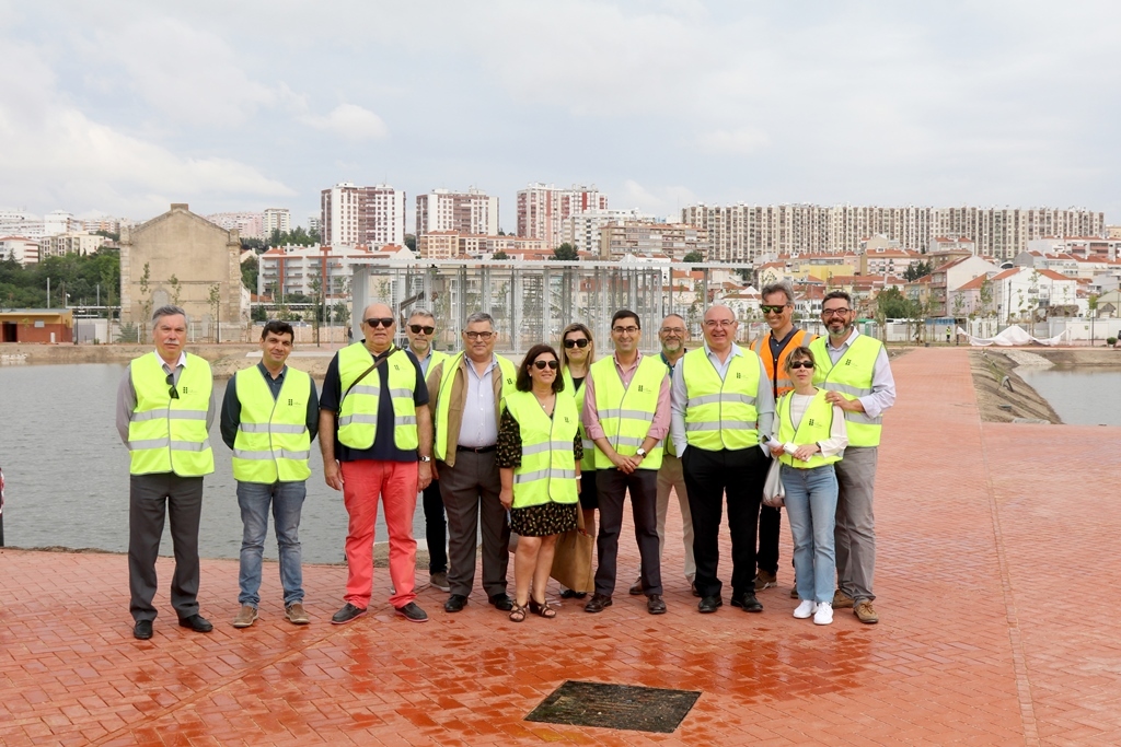 Eleitos da Assembleia Municipal de Vila Franca de Xira visitaram novo Parque Ribeirinho Moinhos d...