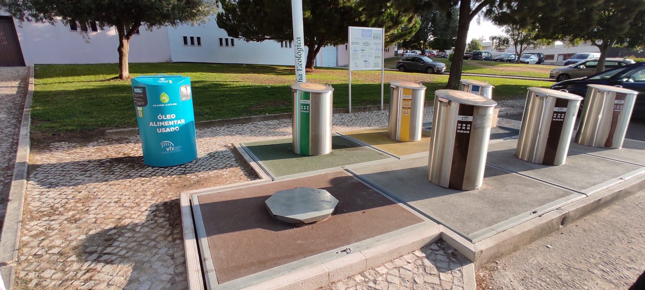 Município de Vila Franca de Xira instala 44 oleões de rua, para a recolha seletiva de óleo alimen...