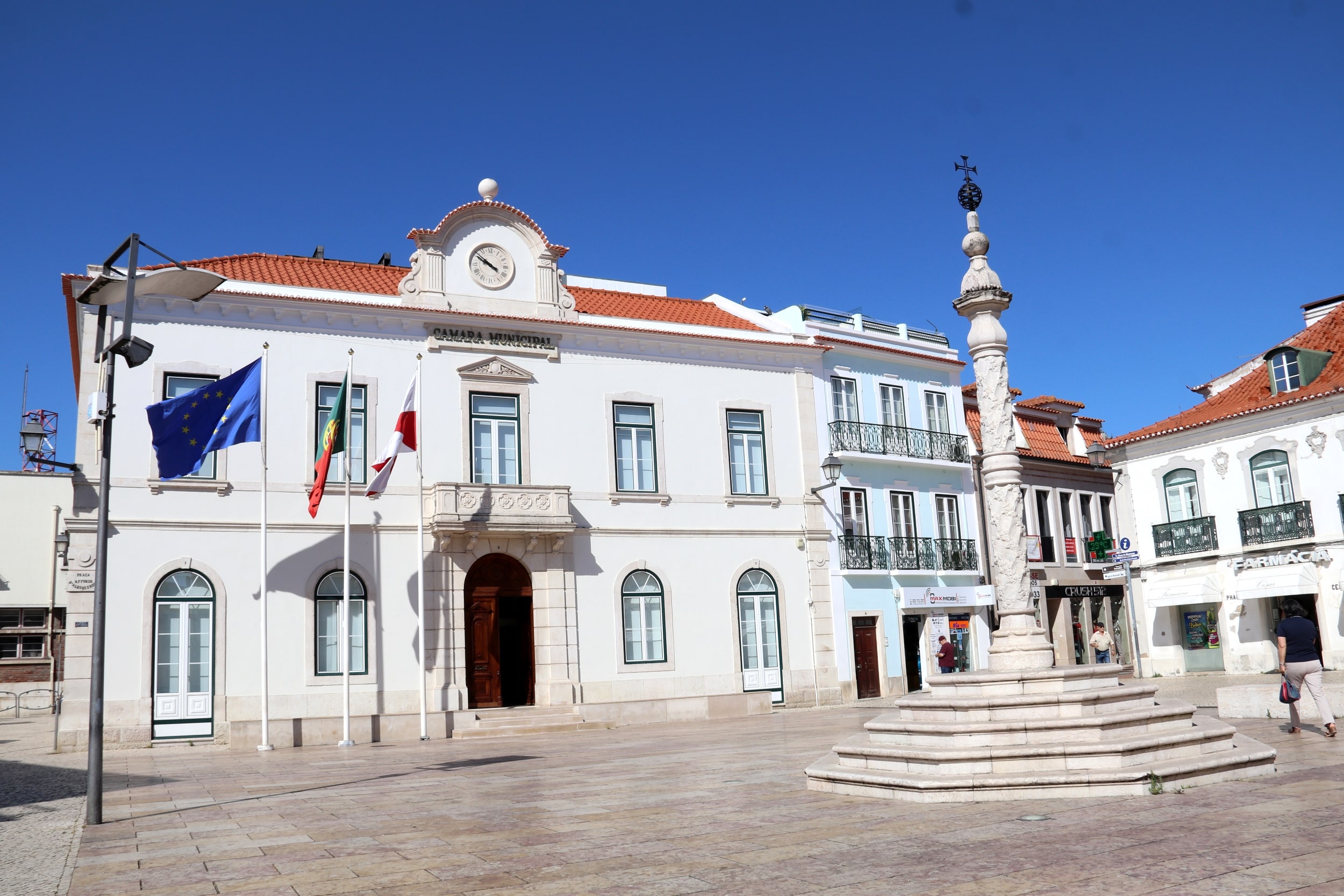 Câmara Municipal de Vila Franca de Xira aprova verba de 585 mil euros para apoiar investimentos d...