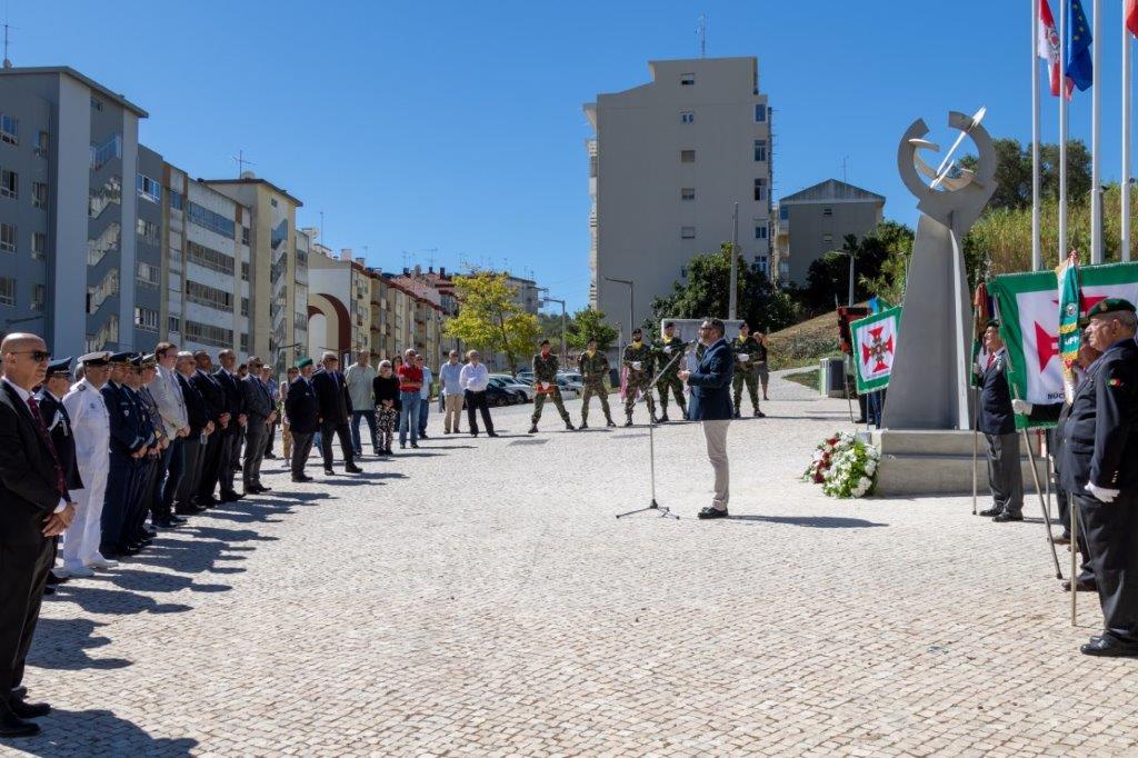 Câmara Municipal relocaliza “Monumento aos Combatentes” em dia de aniversário 
