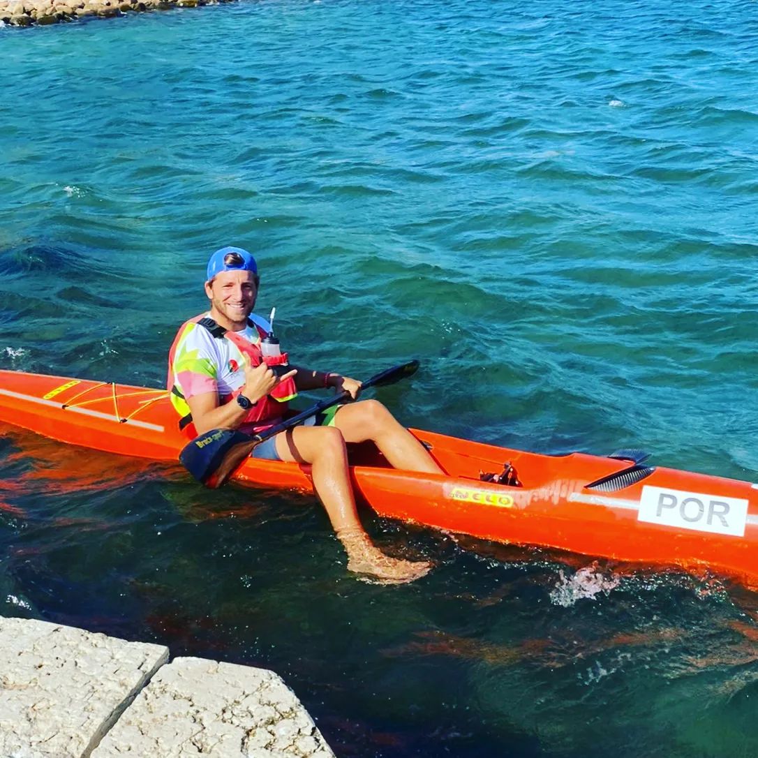 Fábio Cameira em bom plano no Campeonato da Europa de Canoagem de Mar