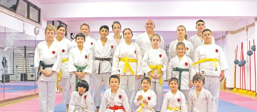 Escola de Karaté Pedro Carreiro com pódio no campeonato regional de Karaté