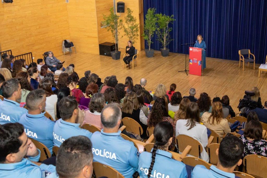 Debate sublinhou a relação direta das questões da igualdade e da não discriminação na promoção da...