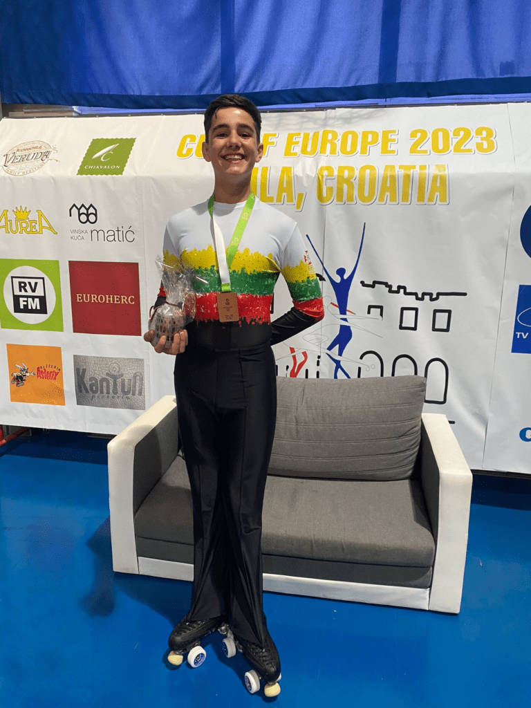 Dinis Martins Medalha de Bronze na Taça da Europa de Patinagem Artística