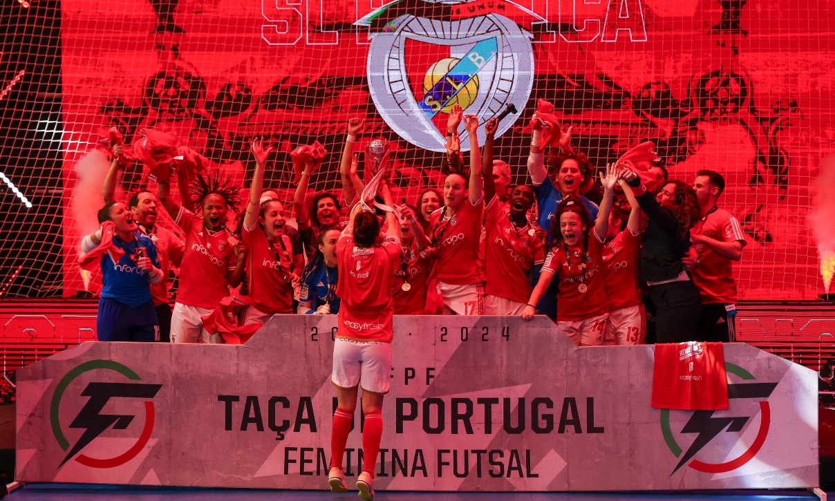 Ana Catarina Pereira e Sara Ferreira conquistam Taça de Portugal de Futsal