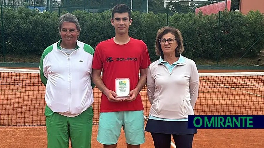 João Morgado é campeão regional de Ténis