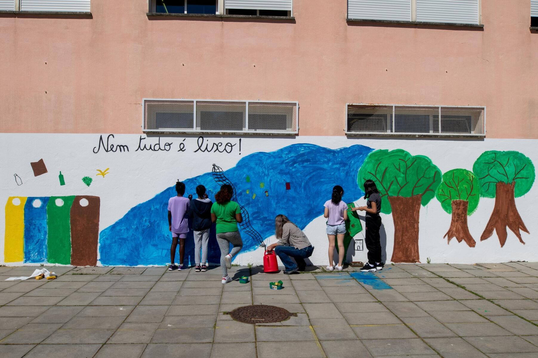 Atividade com crianças assinala comemorações do “Dia Mundial da Terra” 
