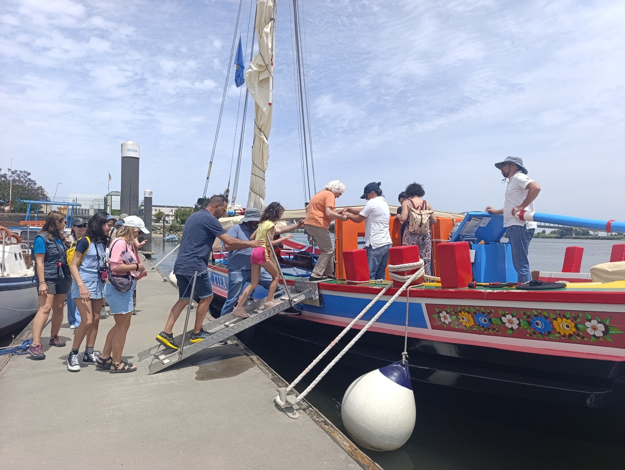 Barco varino Liberdade volta a hastear Bandeira Azul