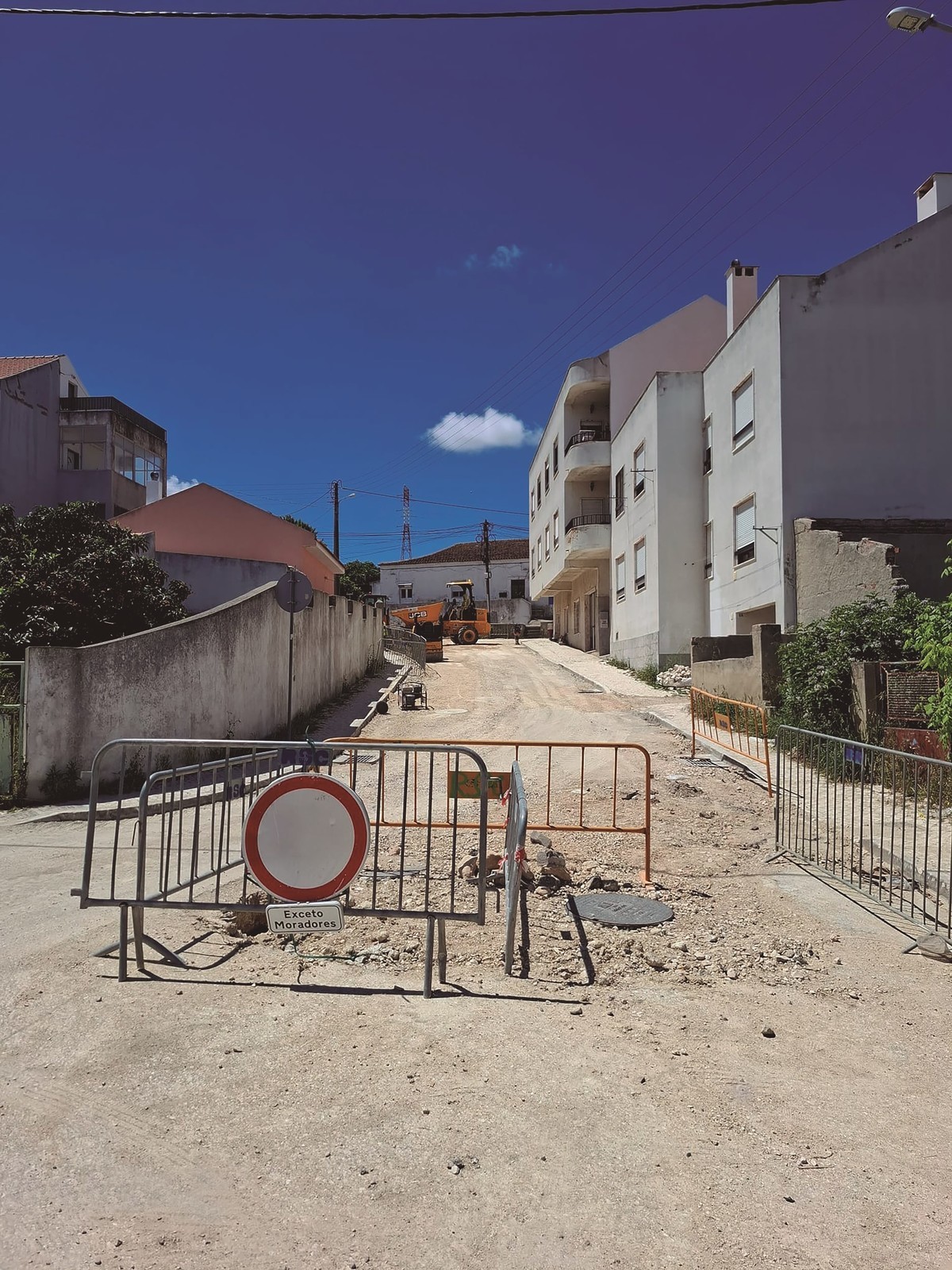 Remodelação da rede de saneamento (Ruas: Poço, Liberdade, Amália Rodrigues (parte) e Avenida Edua...