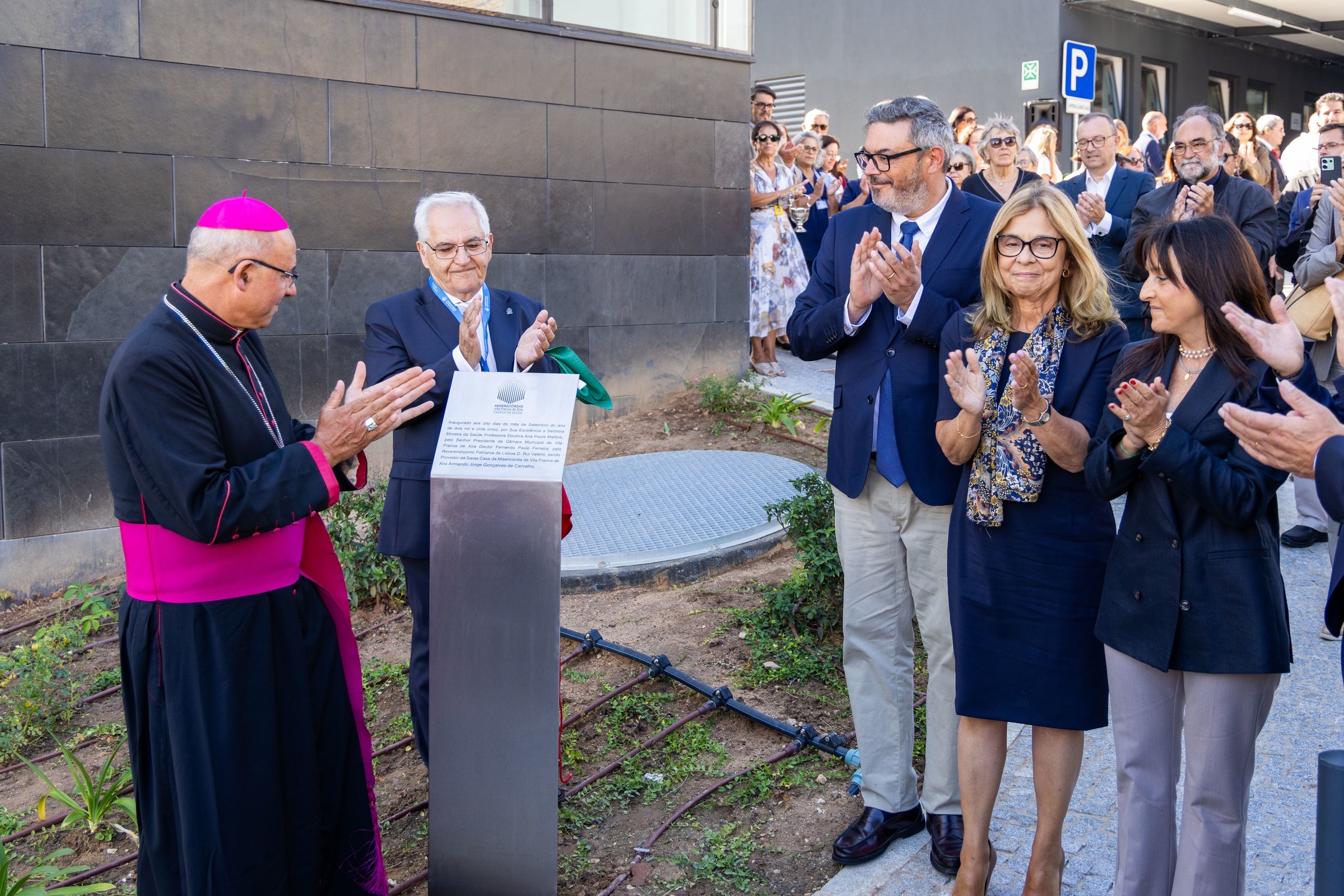 Ministra da Saúde inaugura Campus da Saúde Vila Franca de Xira com garantia de que não vai fechar...