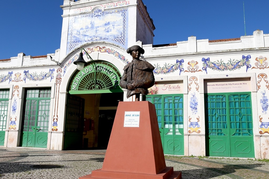 Busto de homenagem ao Maestro José Júlio 