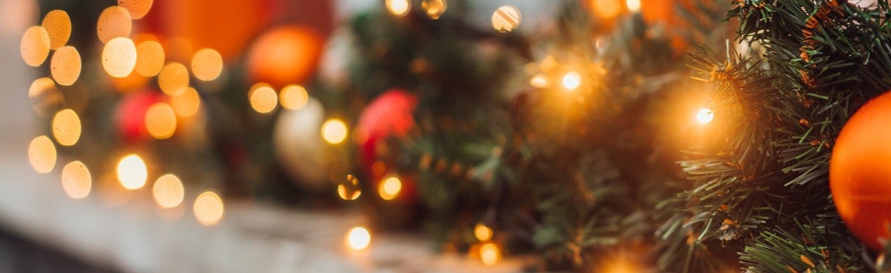 christmas_winter_decorations_on_the_window_2023_11_27_05_29_07_utc_min